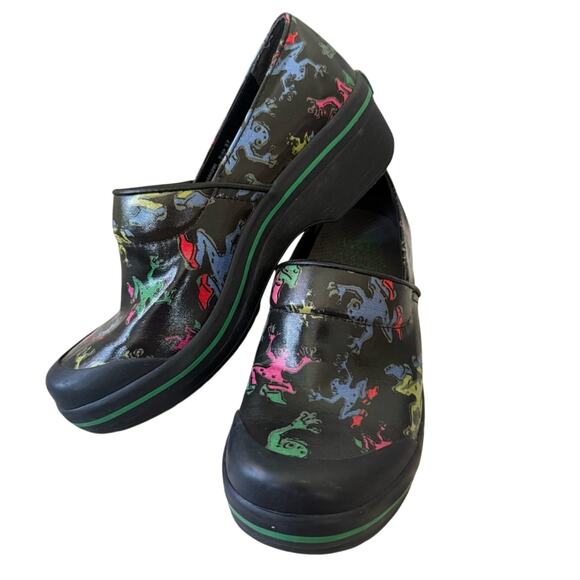 Dansko Vegan Frog Clogs Shoes Women’s 37  US 6.5  7 - Picture 1 of 9